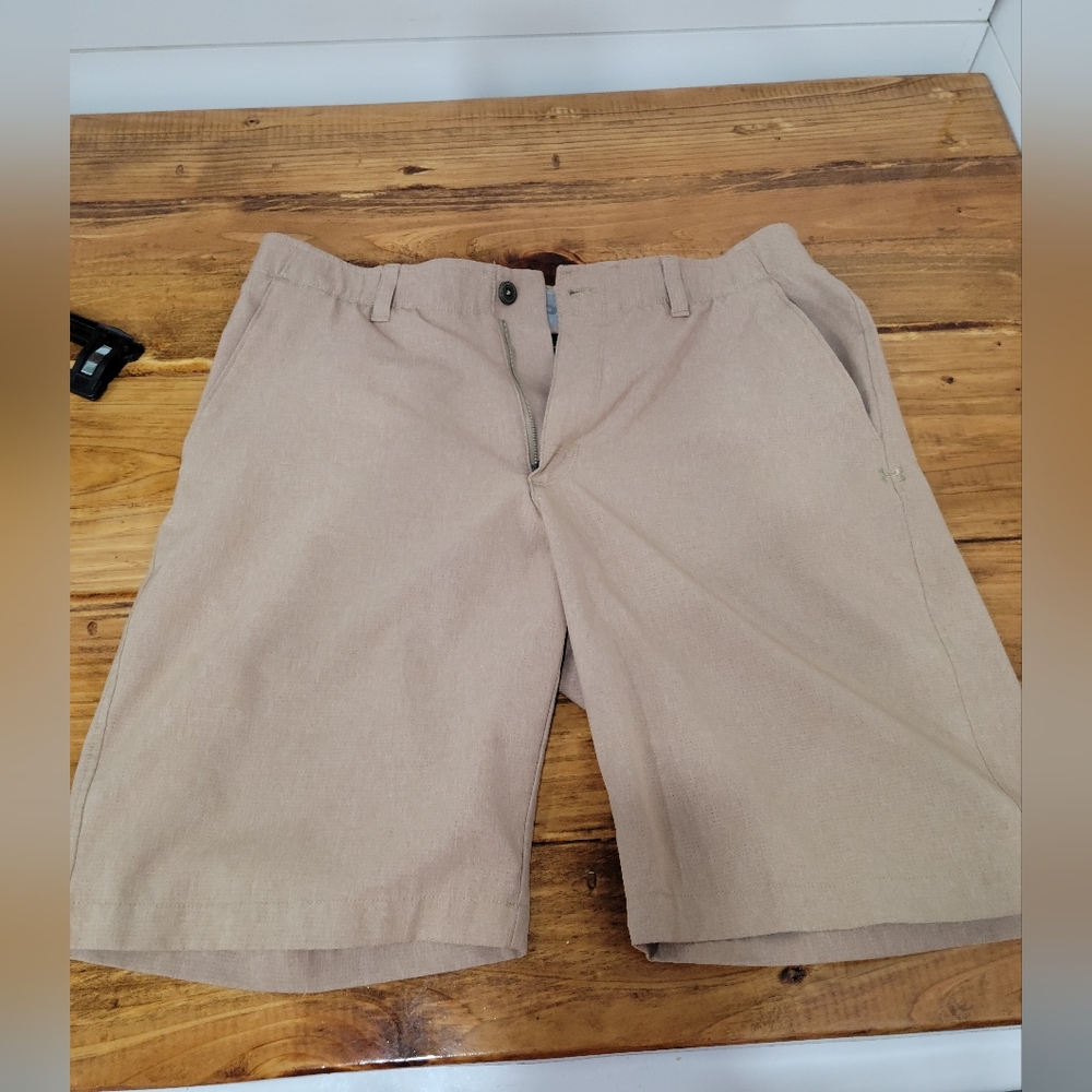 Men's Under Armour Khaki Shorts
